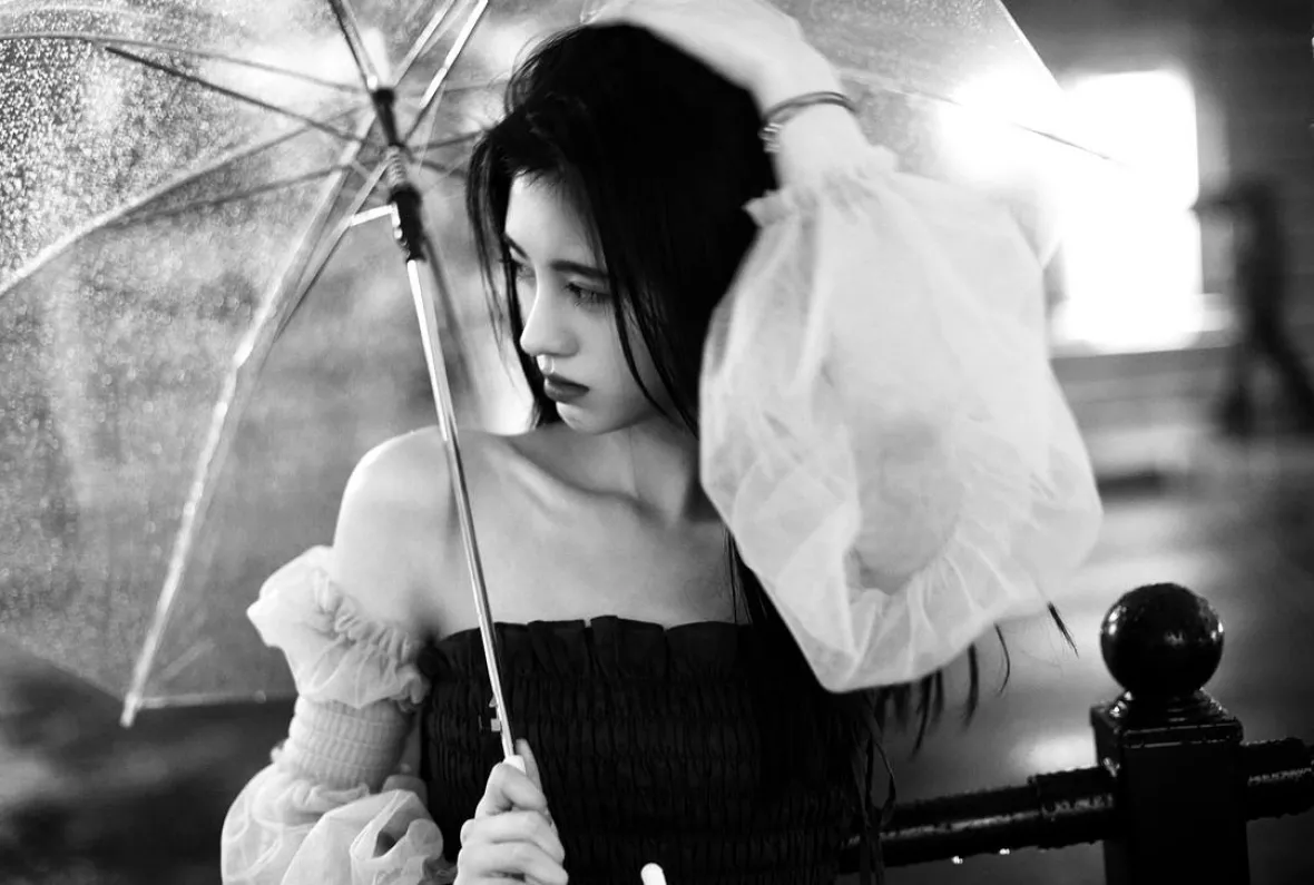 ジュー・ジンイー（鞠婧禕）