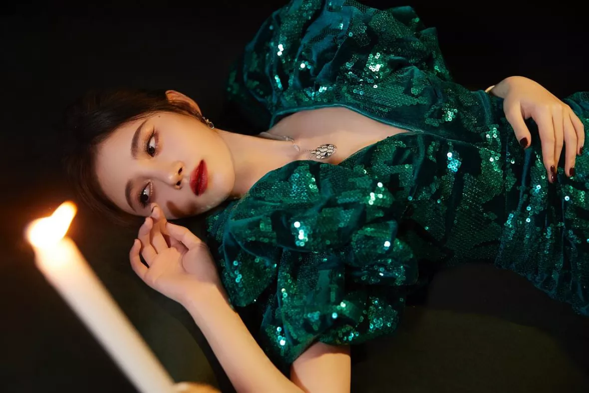 ジュー・ジンイー（鞠婧禕）