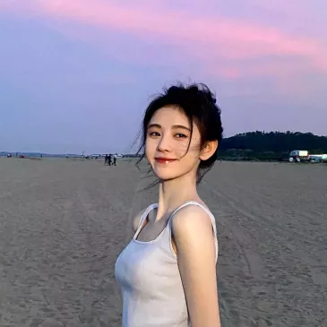 ジュー・ジンイー（鞠婧禕）