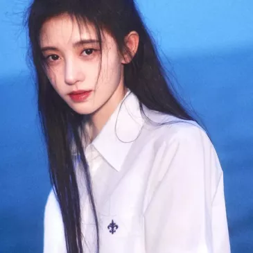 ジュー・ジンイー（鞠婧禕）