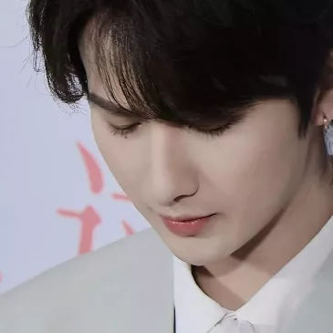 リー・ホンイー（李宏毅）