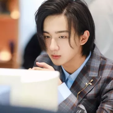 リー・ホンイー（李宏毅）