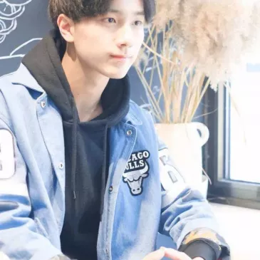リー・ホンイー（李宏毅）