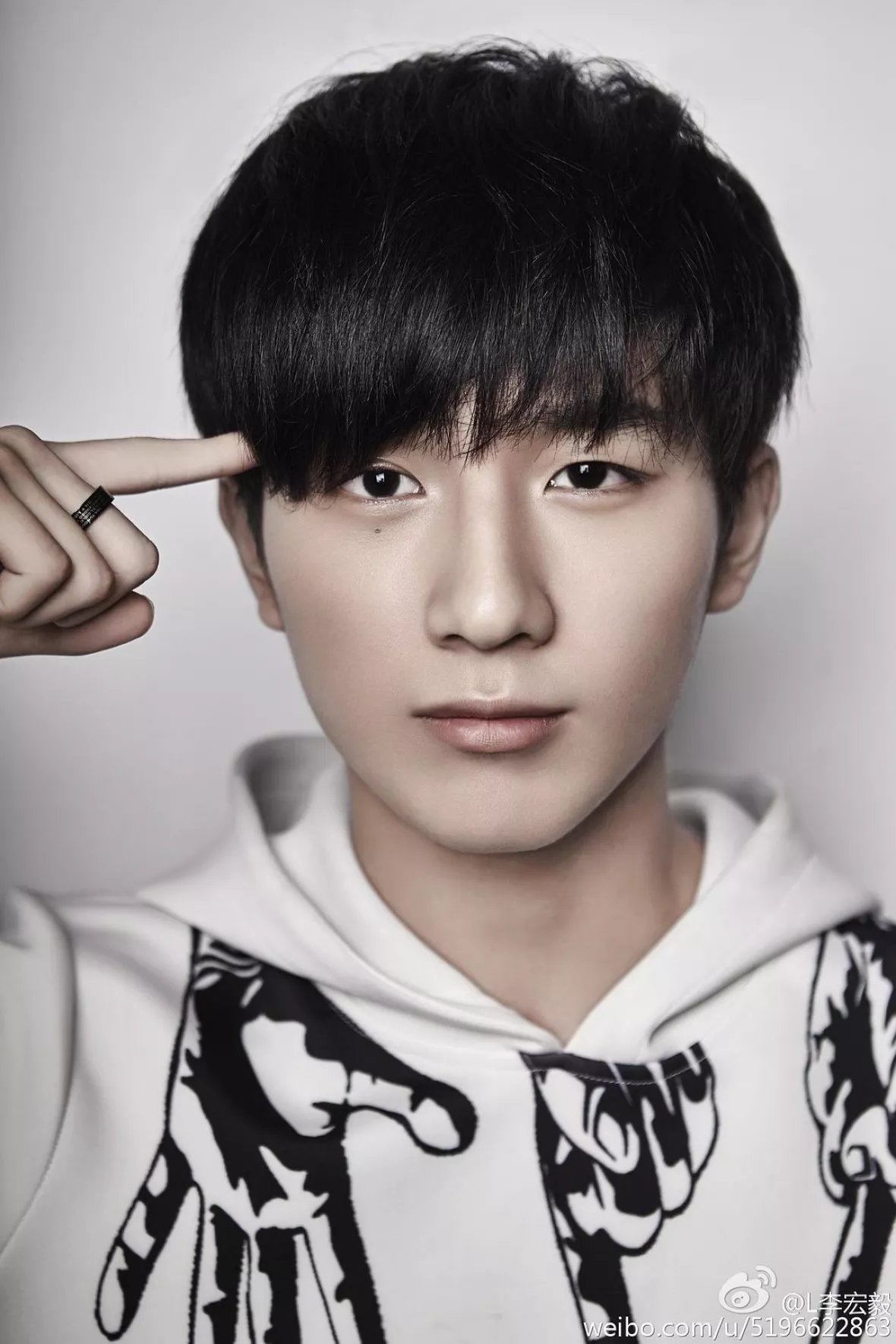 リー・ホンイー（李宏毅）
