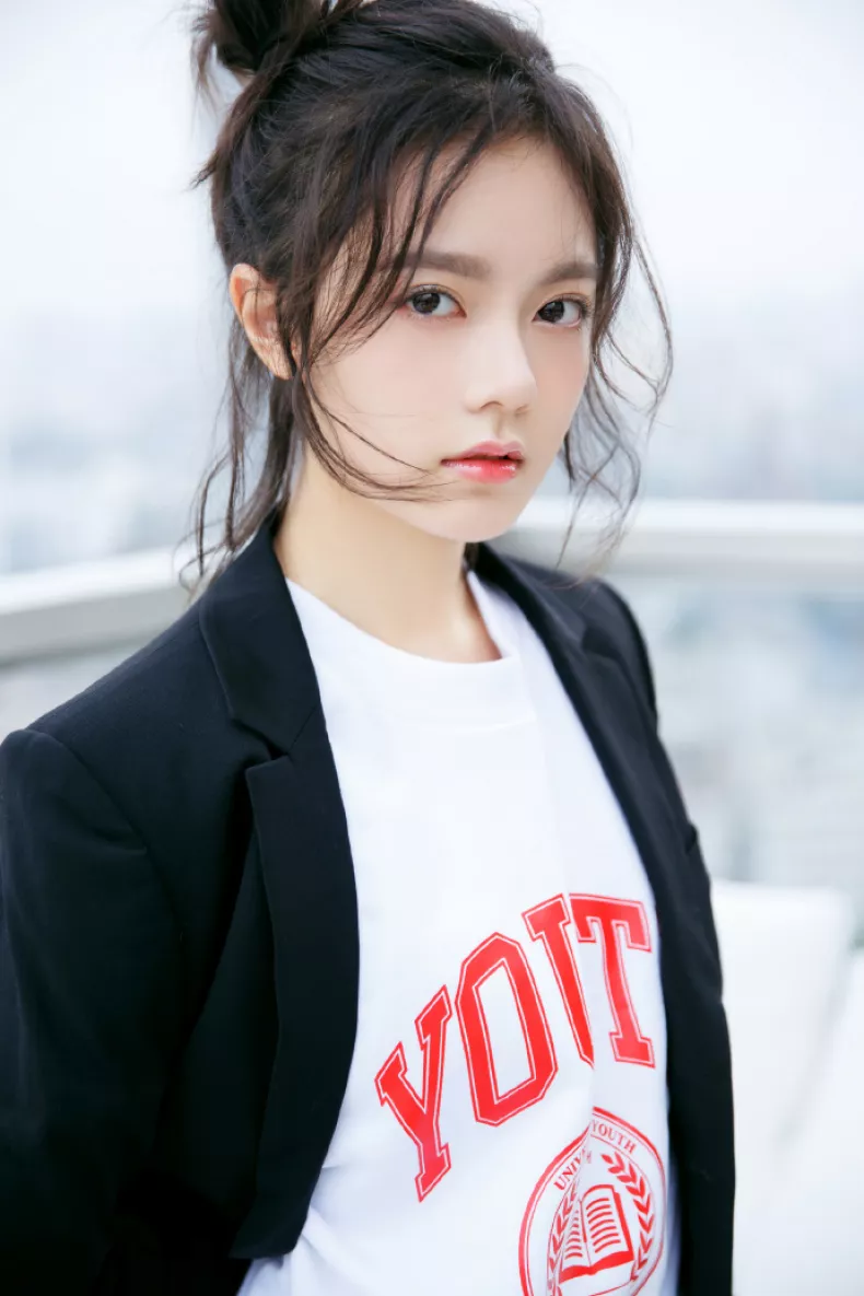 チャオ・ジンマイ（趙今麥）