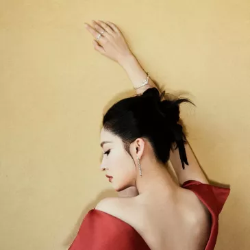 リー・チン（李沁）