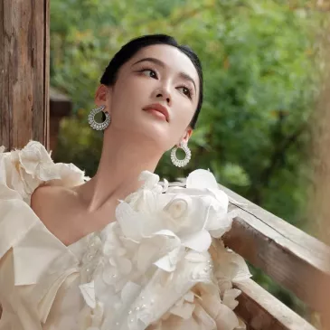 リー・チン（李沁）
