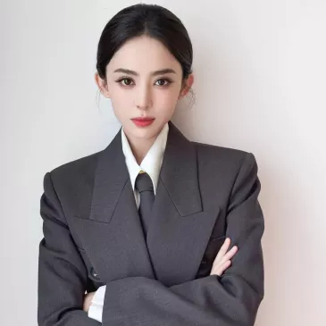 グーリーナーザー（古力娜扎）