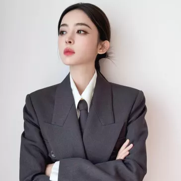 グーリーナーザー（古力娜扎）