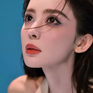 グーリーナーザー（古力娜扎）