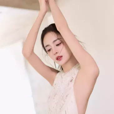 グーリーナーザー（古力娜扎）