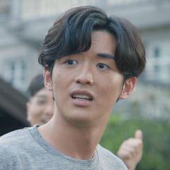 靈戲逼人