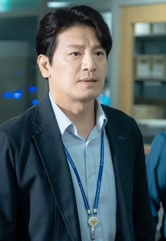 財閥X刑警-樸燦建