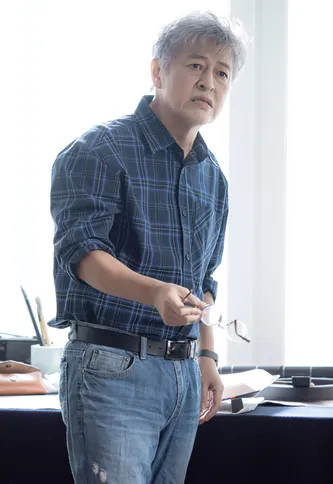 財閥X刑警-李亨俊