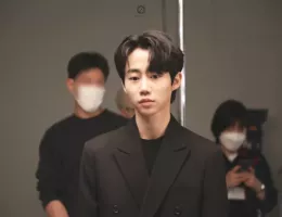 ブラインドスチール写真