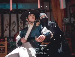 夜に咲く花スチール写真