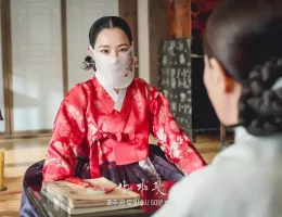 夜に咲く花スチール写真