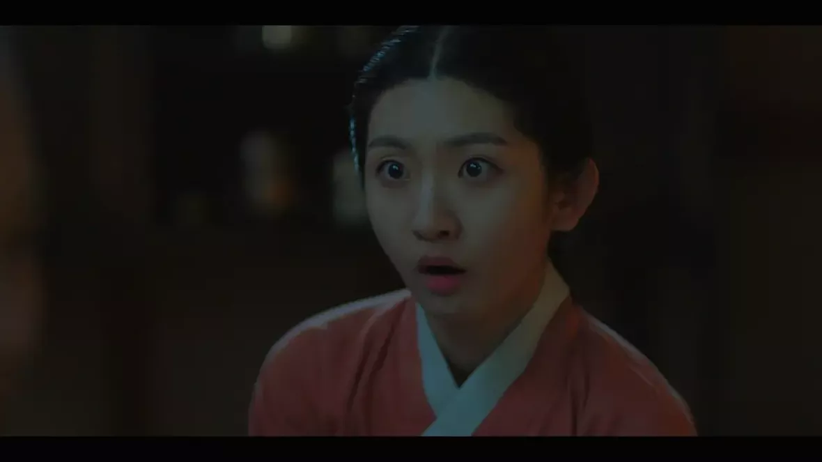 夜に咲く花スチール写真