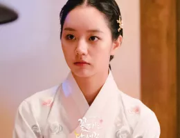 花が咲けば、月を想い