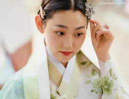 花が咲けば、月を想いスチール写真